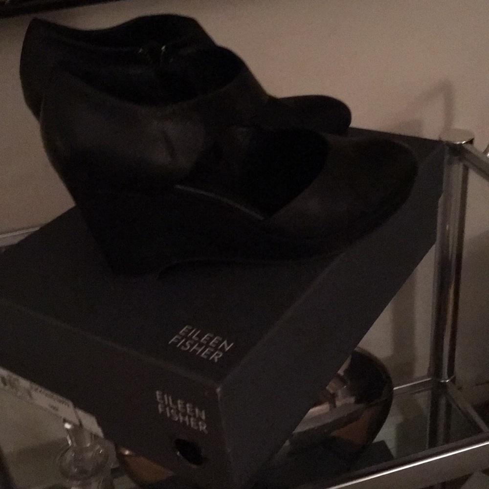 Eileen Fisher Black Niche Mary Jane style